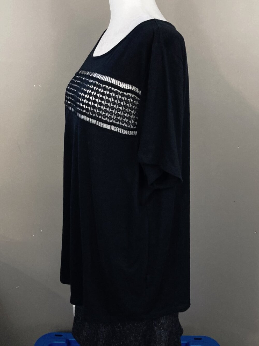 PENNINGTON'S Plus size black t-shirt w/ geometric crochet lace bust XL 1X XXL 2X - Picture 6 of 15